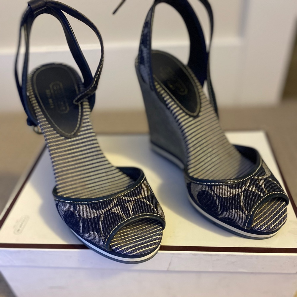 Authentic Coach shoes. Women size 5.5.